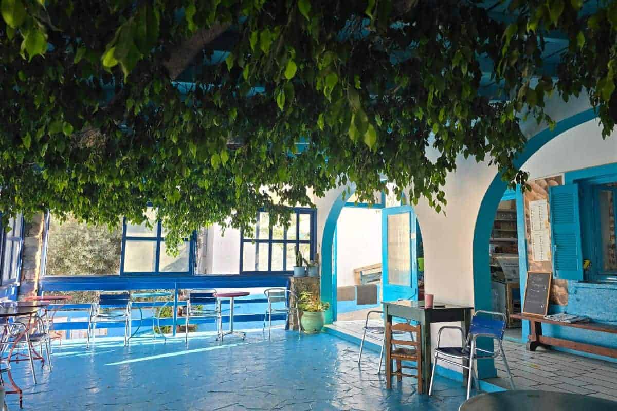 Inside Giorgoula Bakery in Ano Koufonisi
