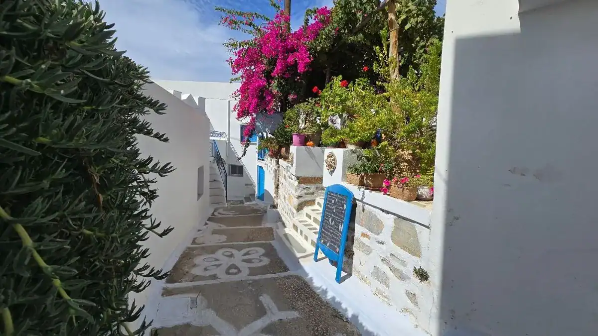 Δρομάκια μέσα στην Λαγκάδα